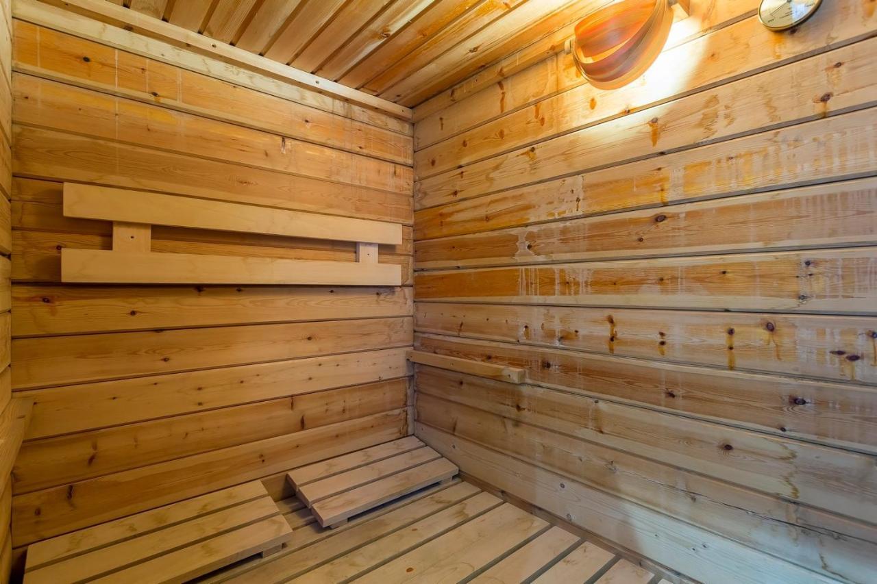 The Old Lyon Sauna 6 People Eksteriør billede